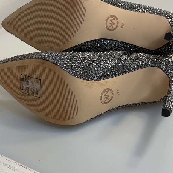 Make: Michael Kors Silver two ankle boots sizes 7 - Picture 8 of 8